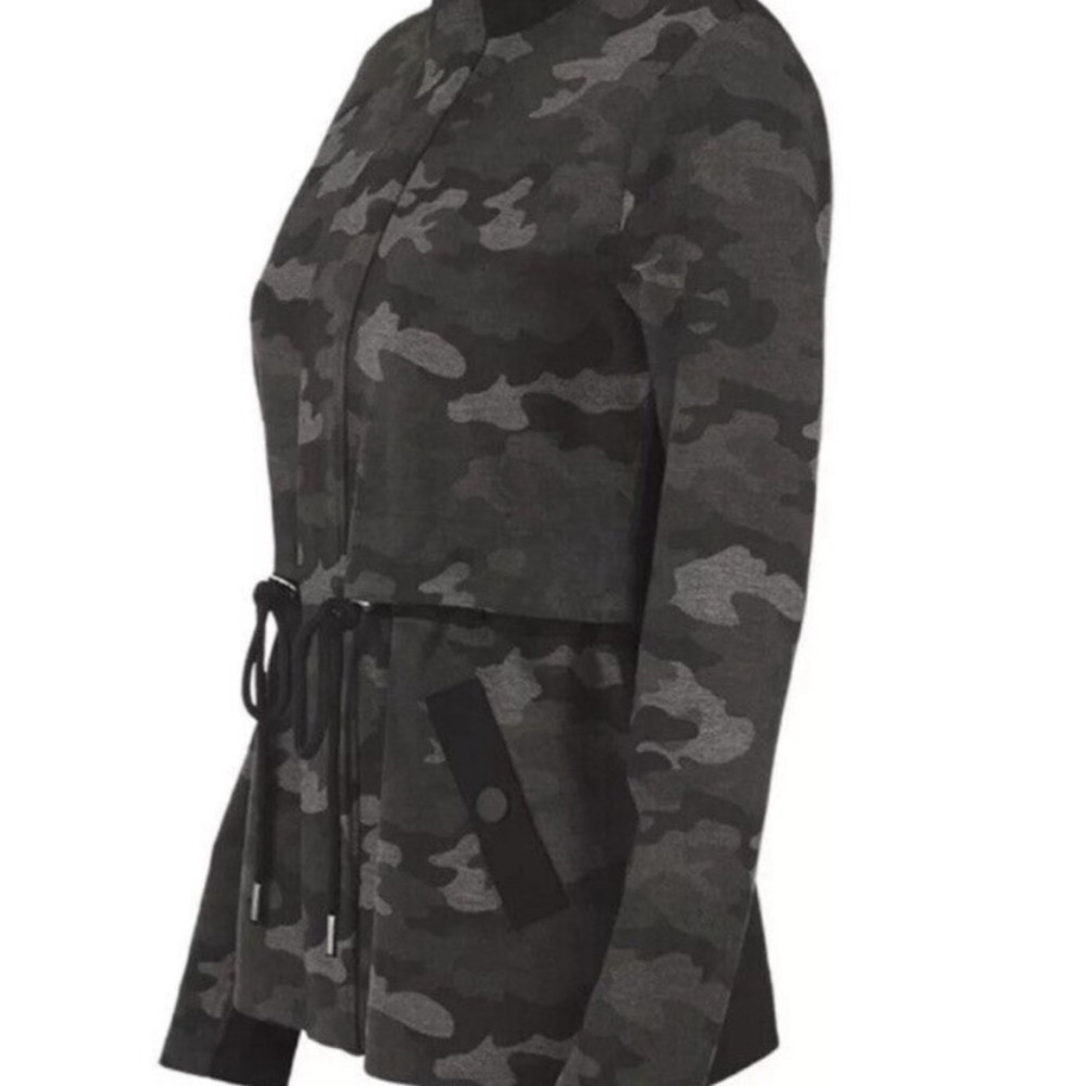 CAbi ATC Camo Jacket Size XS New Without Tags